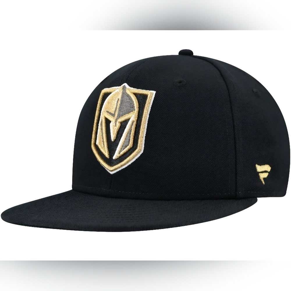 Men's Fanatics Black Vegas Golden Knights Core Fitted Hat Size 7 1/4 (NWT)